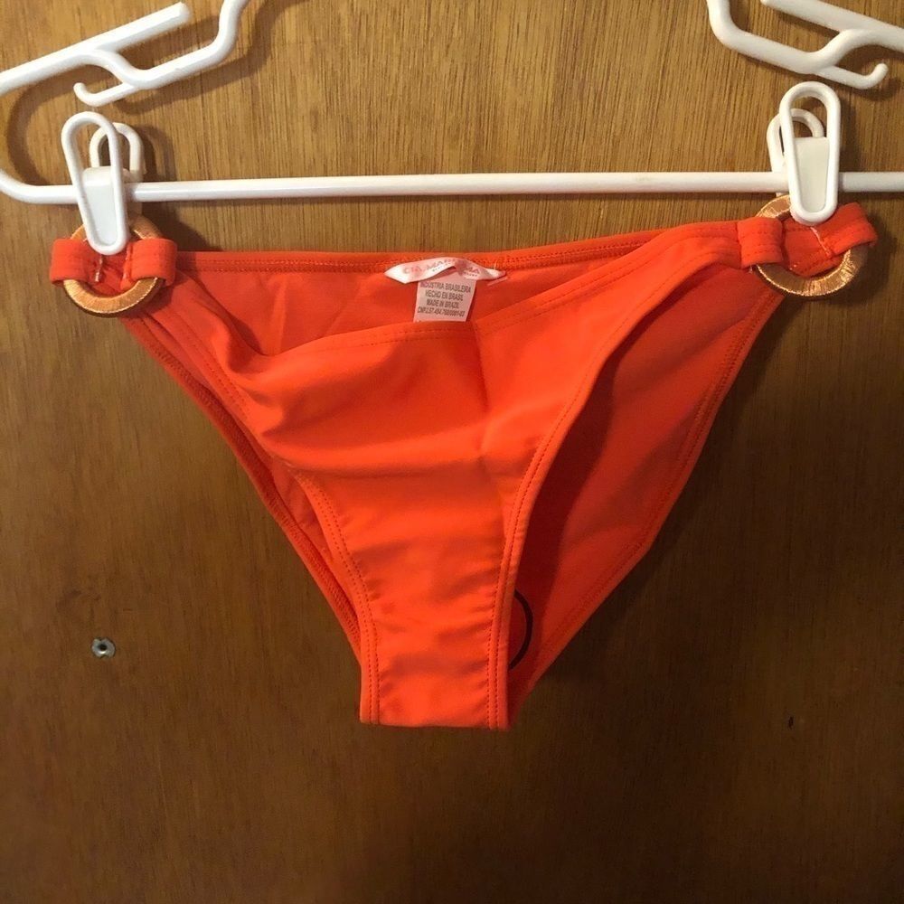 𝅺bikini bottom